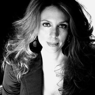 URBINO DEI LAGHI Ristorante e Naturalmente Pizza: La sommelier Adua Villa ha presentato il suo ultimo libro “Vino rosso tacco 12″